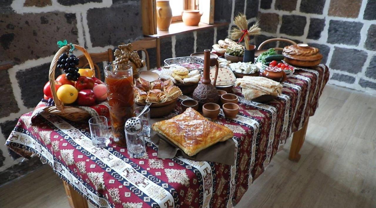 Guesthouse Emma Gyumri Extérieur photo