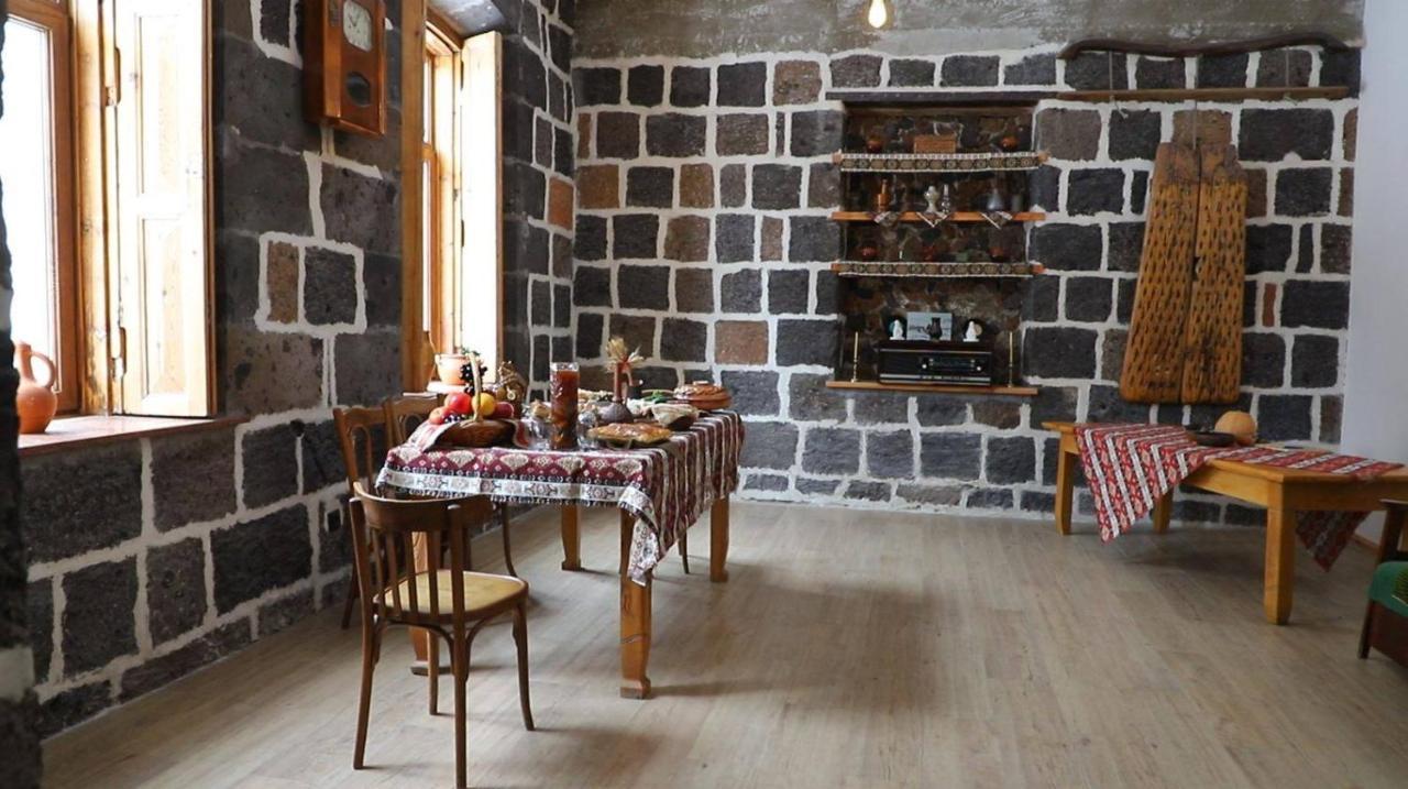 Guesthouse Emma Gyumri Extérieur photo