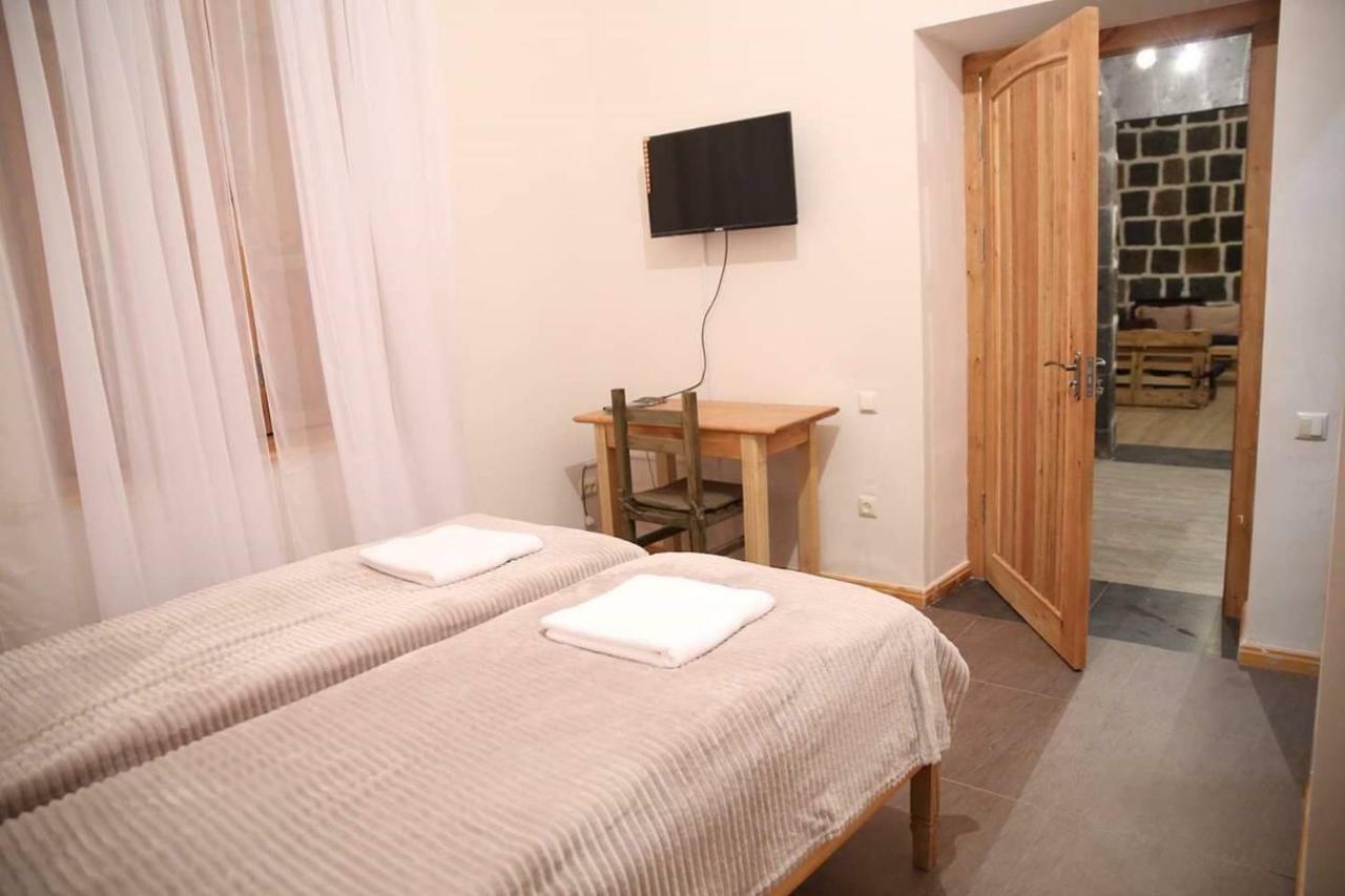 Guesthouse Emma Gyumri Extérieur photo